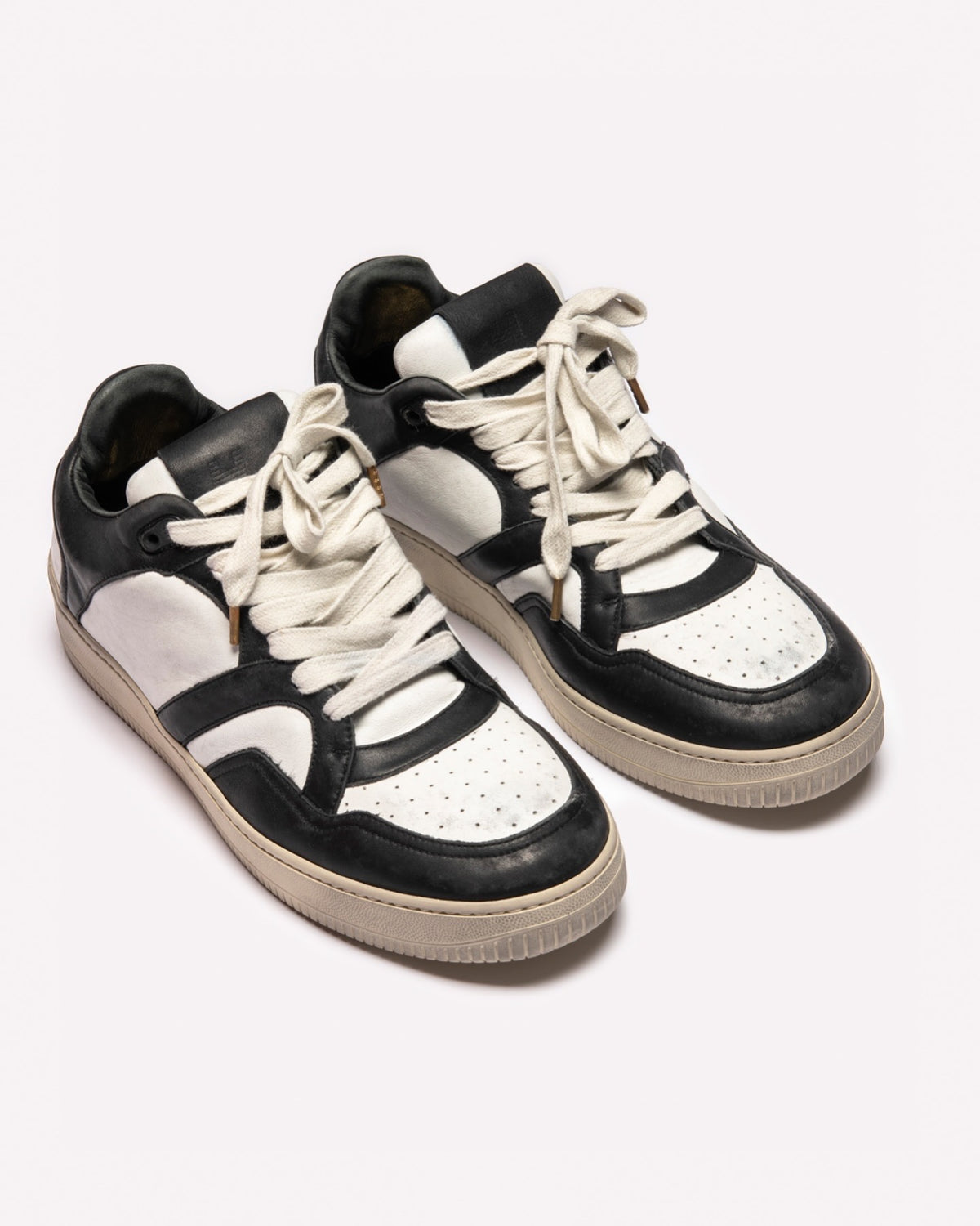 MONGOOSE  LOW DISTRESSED BONE / BLACK